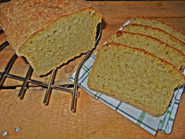 Chleb z płatkami jęczmiennymi i szpinakiem