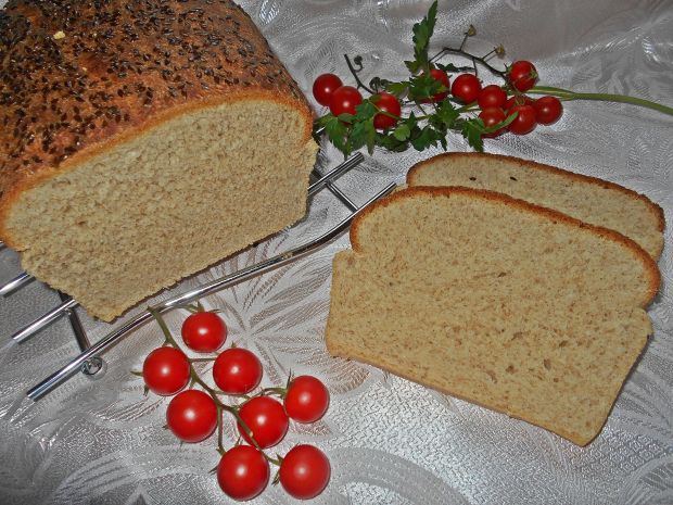Chleb z siemieniem lnianym i mielonym lnem 