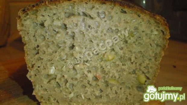 Chleb żytni z oliwkami