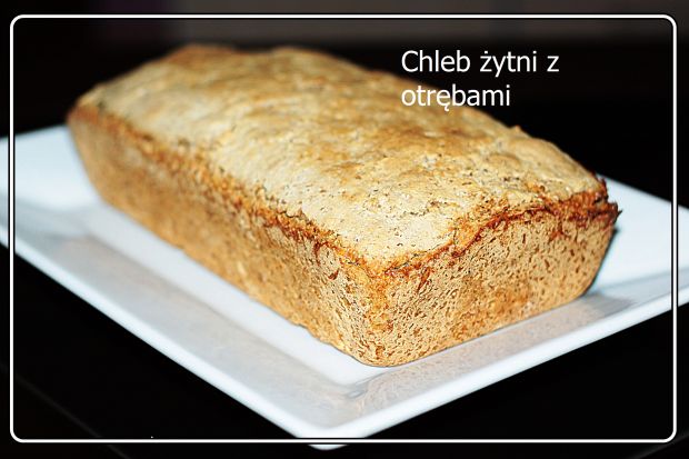 chleb żytni z otrębami