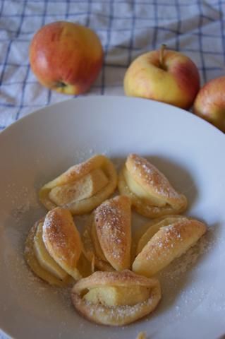 Ciastko-pierożki z jabłkami