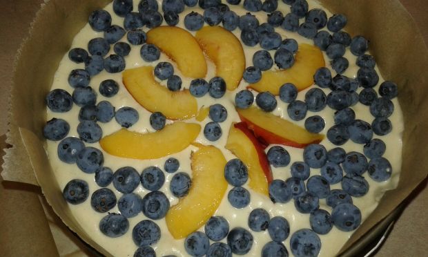 Ciasto bezproszkowe z owocami