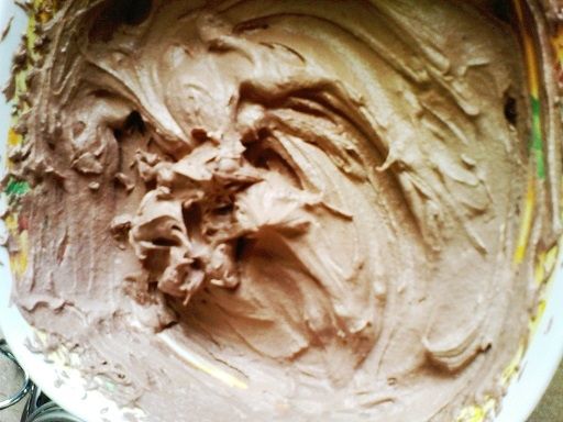 Ciasto biszkoptowe z masą kakaową 