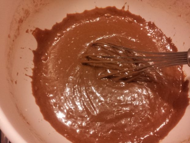 Ciasto czekoladowe przekładane bitą śmietaną