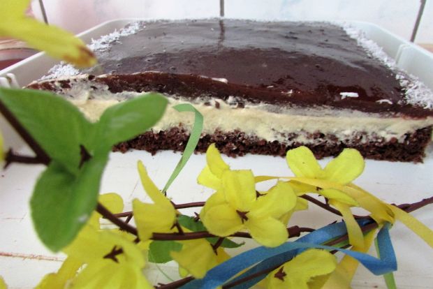 Ciasto czekoladowe z masą o smaku agrestowym