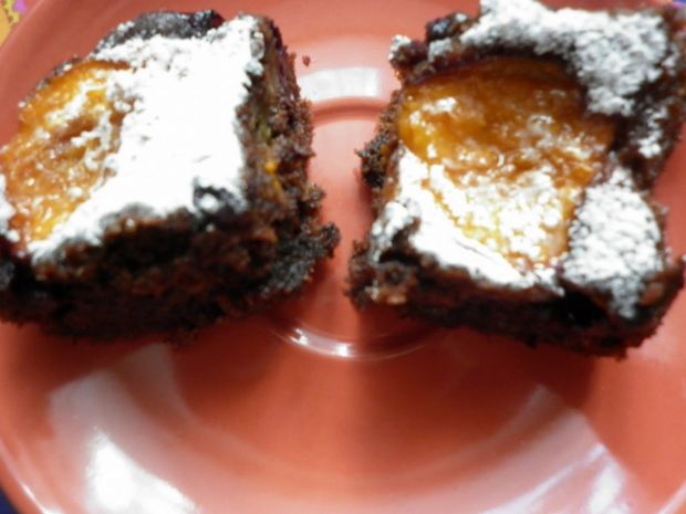 Ciasto czekoladowo - cukiniowe z morelą i borówką