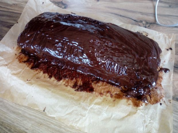 Ciasto czekoladowo - orzechowe z powidłami