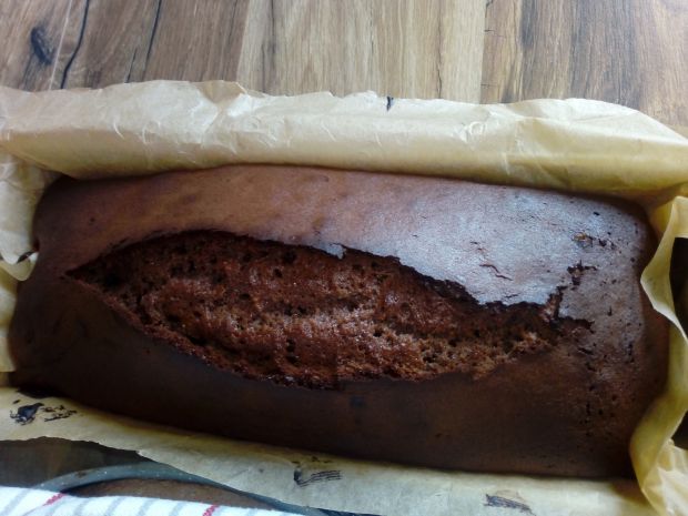 Ciasto czekoladowo - orzechowe z powidłami