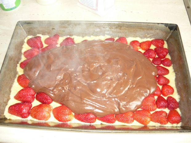 Ciasto czekoladowo- truskawkowe