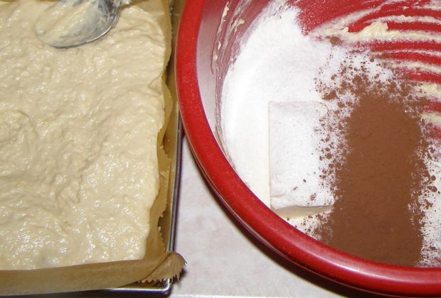 Ciasto drożdżowe z kakaową kruszonką