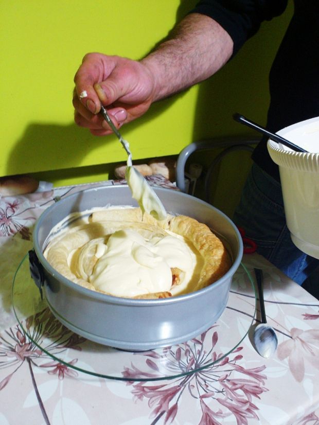 Ciasto francuskie z kremem karpatkowym 