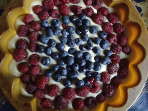 Ciasto jogurtowe z owocami bez tłuszczu