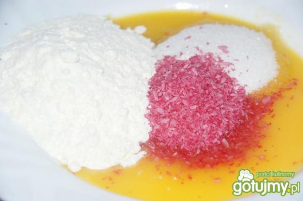 Ciasto jogurtowe z owocami kolorowe