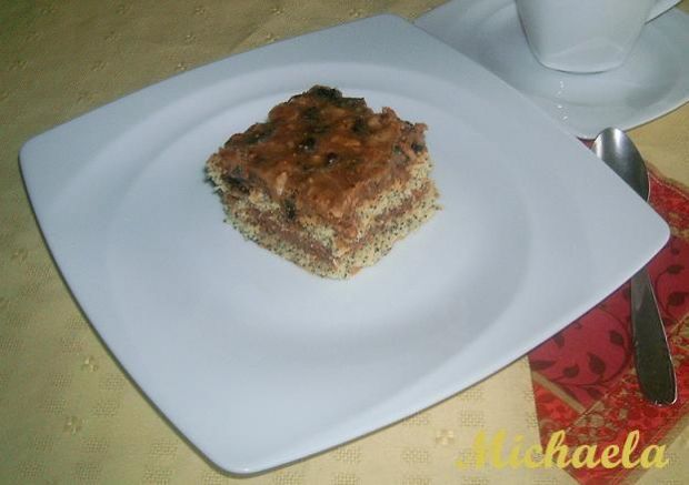 Ciasto makowe z polewą figowo-orzechową 