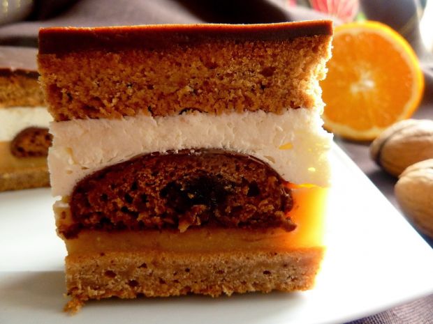 Ciasto miodowe z masą pomarańczową i piernikami