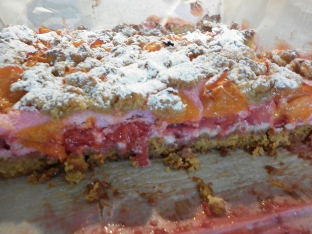 Ciasto morelowo - truskawkowo - marcepanowe