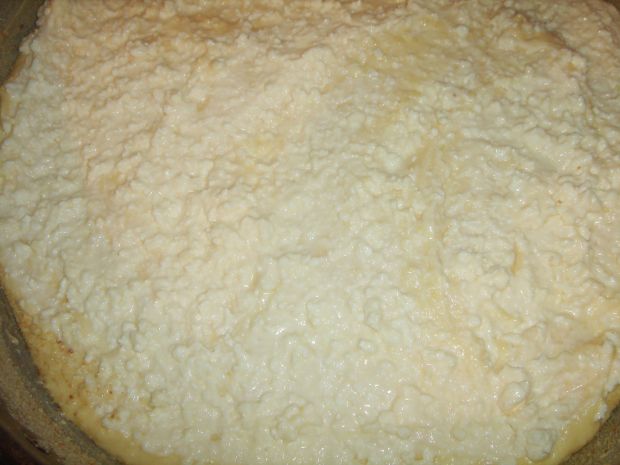 Ciasto śmietankowe z borówkami, serem i kruszonką 