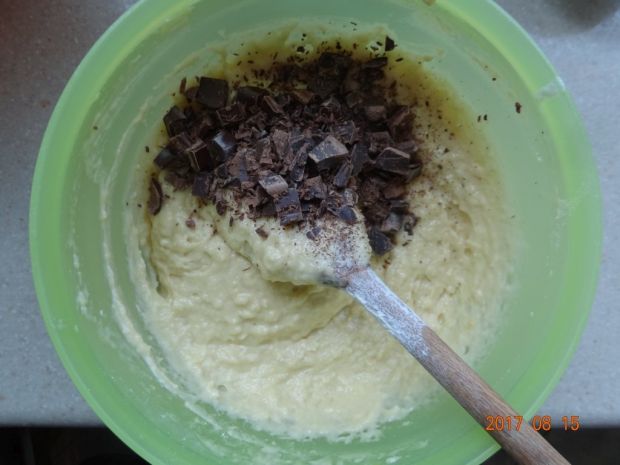 Ciasto śmietanowe z borówkami i czekoladą