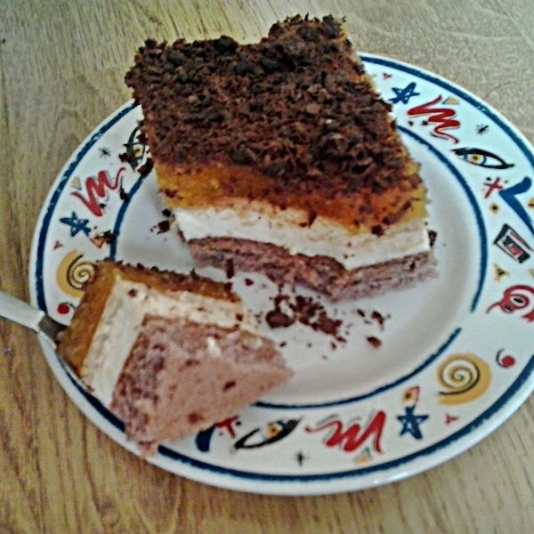 Ciasto śmietanowo - brzoskwiniowo - czekoladowe