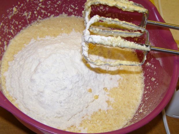 Ciasto ucierane z marmoladą i kruszonką