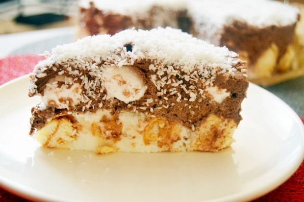 Ciasto waniliowo-czekoladowe na biszkoptach z bezą