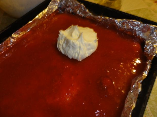 Ciasto z masą truskawkową