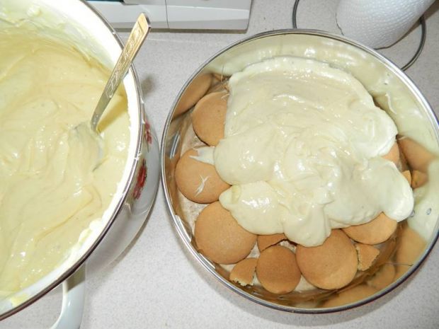 Ciasto z truskawkami i masą bez pieczenia