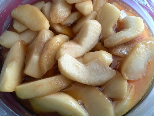 Clafoutis ze skarmelizowanymi jabłkami 