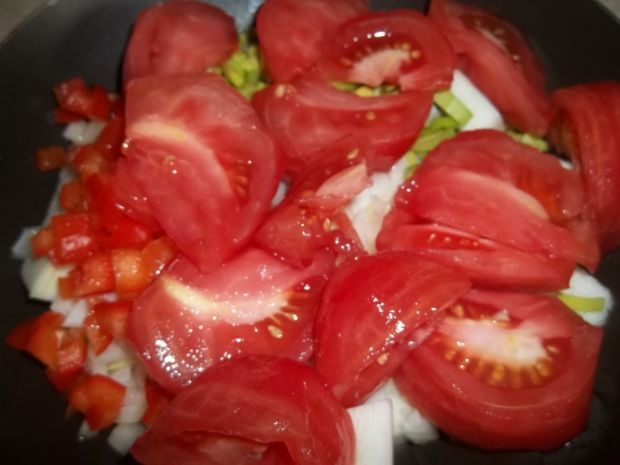 Cukinia z warzywami w pomidorach