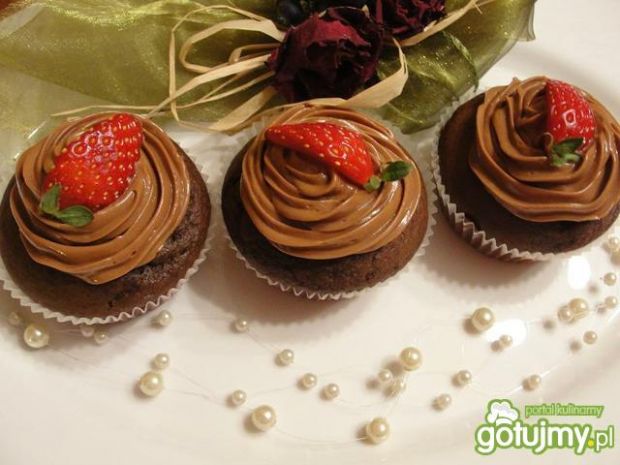 Cupcakes czekoladowe z kremem z nutelli 