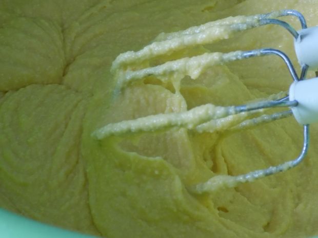 Cytrynowa babka z mąką kukurydzianą