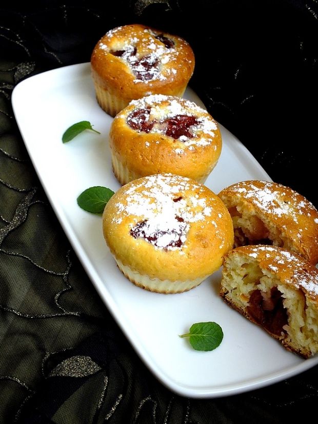 Cytrynowe muffinki z czereśniami