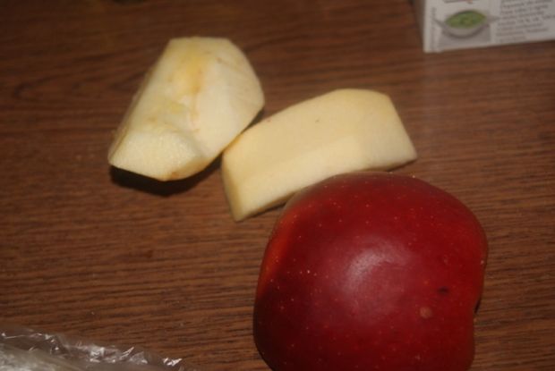 Czarna rzodkiew z jabłkiem i granatem