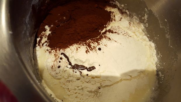 Czekoladowe brownie z masłem orzechowym