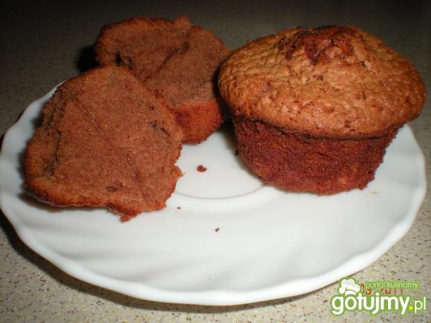 czekoladowe muffinki z orzechami 