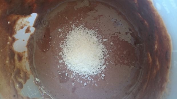 Czekoladowo-bananowo-kokosowy pudding z kaszy mann