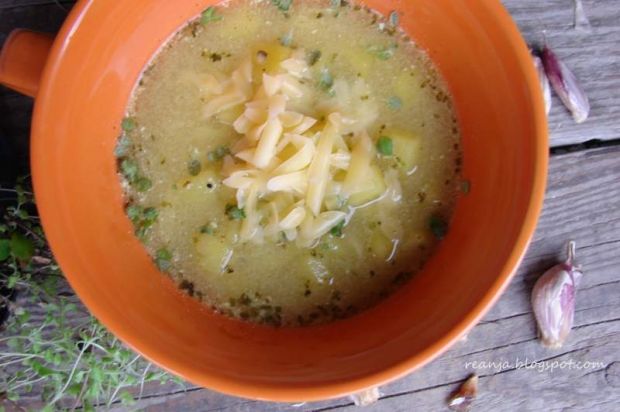 Czeska zupa czosnkowo- ziemniaczana