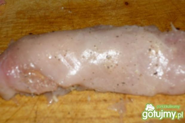 Czosnkowe zawijaski drobiowe z salami