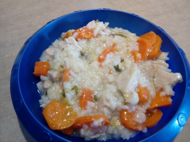 Delikatny schabik z ryżem i warzywami