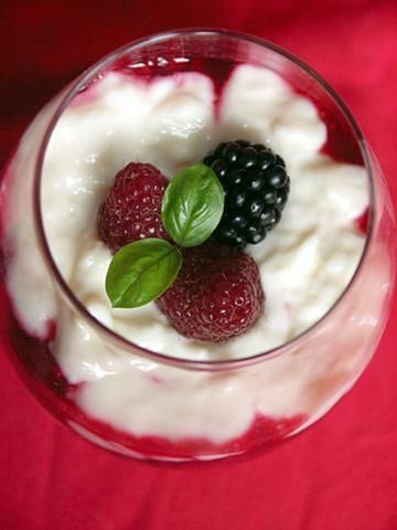 Deser jogurtowo-malinowy