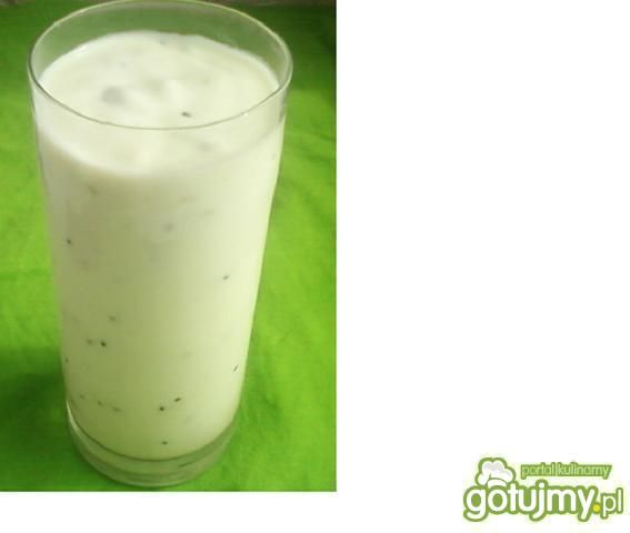 Deser jogurtowy z kiwi