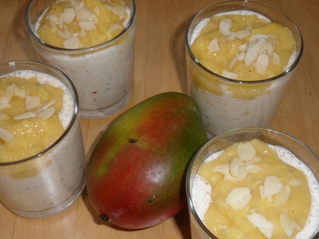 Deser z jogurtu i mango