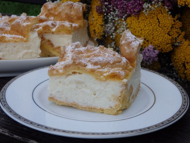 Polish carpathian mountain cream cake is made with puff pastry. karpatka is  made with the same type of dough used to make | CanStock