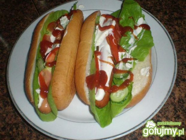 Domowe hot- dogi