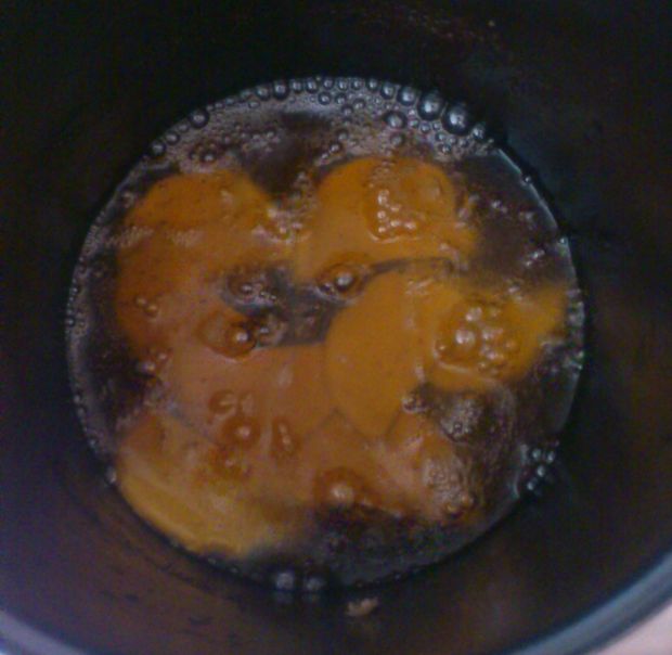 Domowe nachosy z dipem serowym