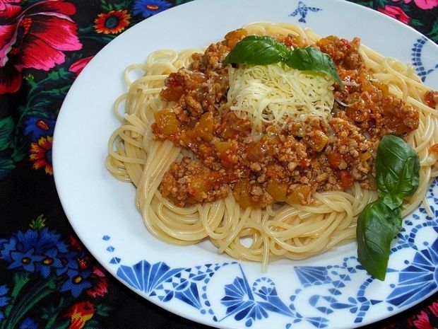 Domowe spaghetti w wersji z cukinią