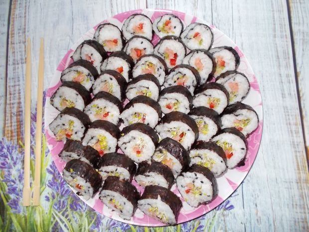 Domowe sushi z kiełkami