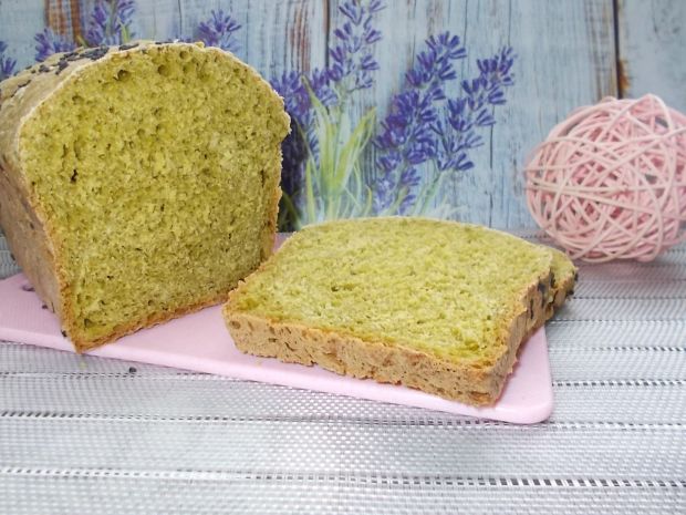 Domowy chleb szpinakowy 