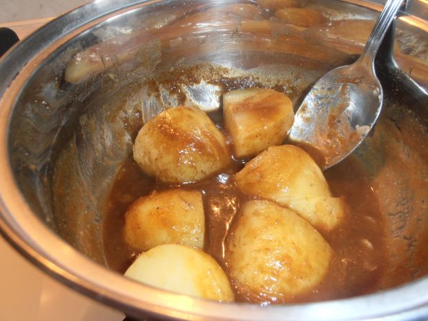 Dorada z grilla z ziemniakami po indyjsku