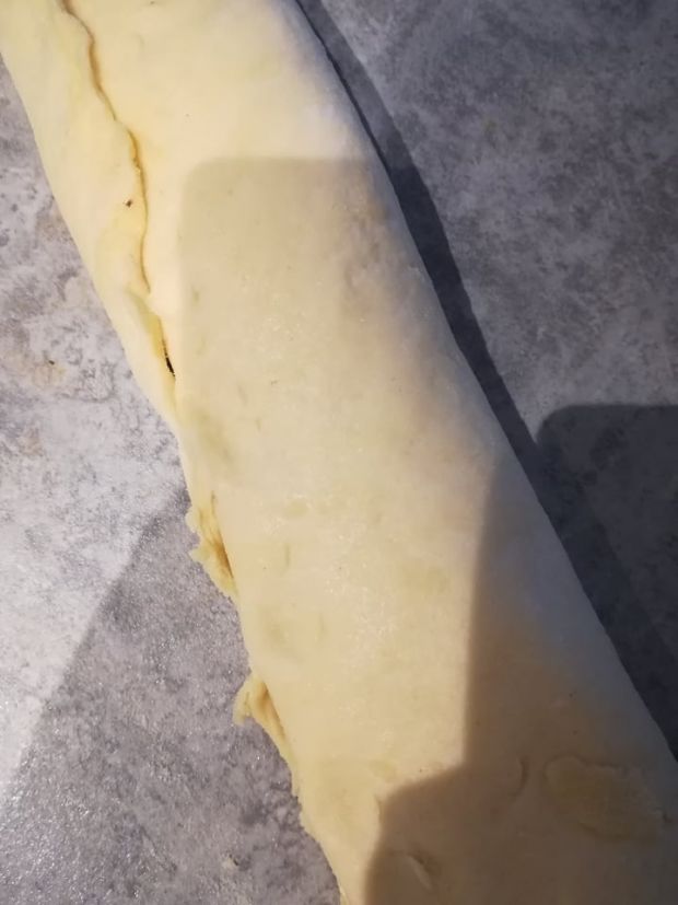Drożdżowe bułeczki z makiem i serem